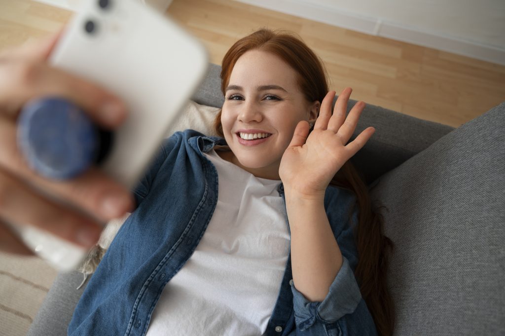 Interactiune cu fanii - strategii de marketing pe social media pentru a-ti creste urmaritorii pe OnlyFans cu Aroa Agency